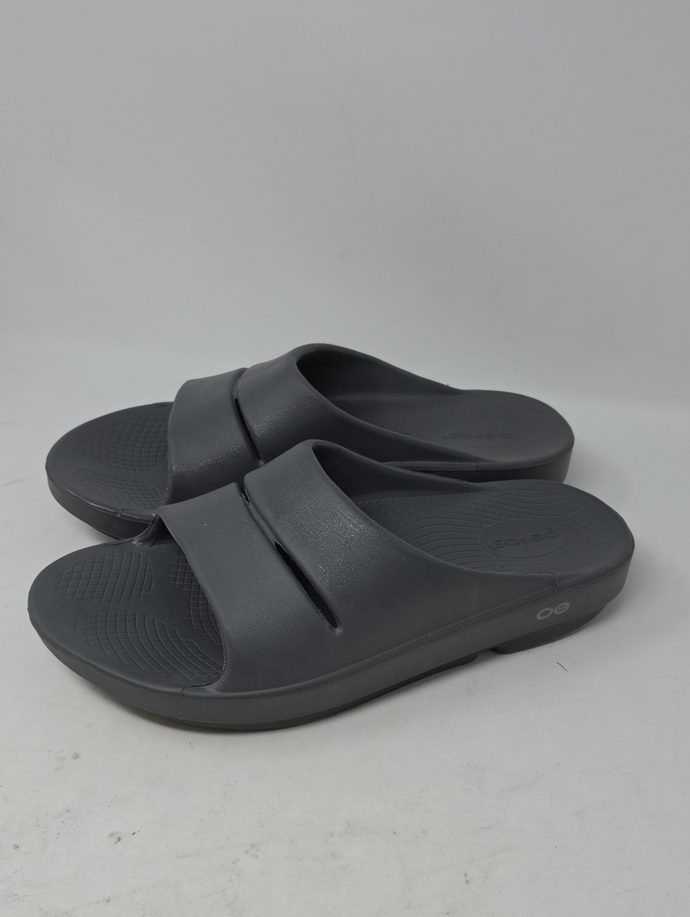 OOFOS OOahh Slide Sandal Grey Unisex Sandals Men 8 Women 10
